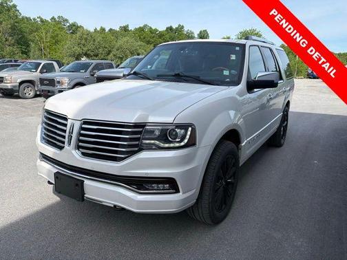 White Platinum Clearcoat Metallic 2016 Lincoln Navigator Select