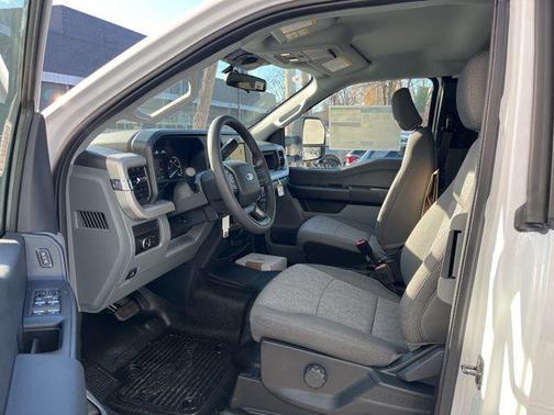 Oxford White 2026 Ford F-350 XL