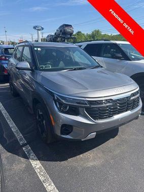 Steel Gray 2024 Kia Seltos EX