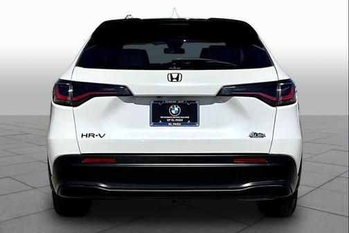 Platinum White Pearl 2023 Honda HR-V LX