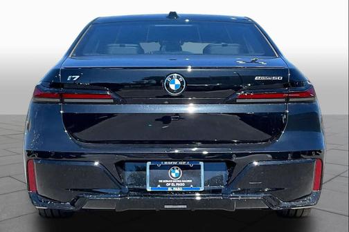 Black Sapphire Metallic 2026 BMW i7 eDrive50