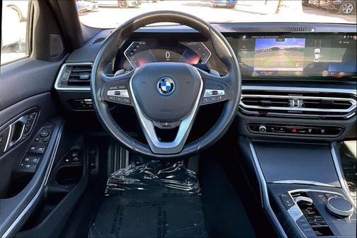 2024 BMW 330e xDrive