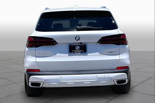 Mineral White Metallic 2026 BMW X5 xDrive40i