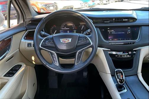 2017 Cadillac XT5 Luxury