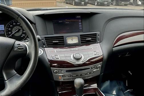 2016 INFINITI Q70L 3.7