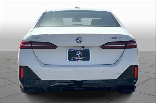 2025 BMW i5 eDrive40
