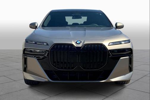 2025 BMW 750e i xDrive