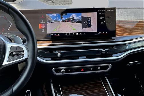 Alpine White 2026 BMW X7 xDrive40i