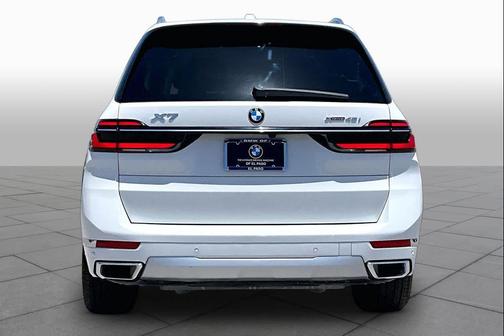 Alpine White 2024 BMW X7 xDrive40i