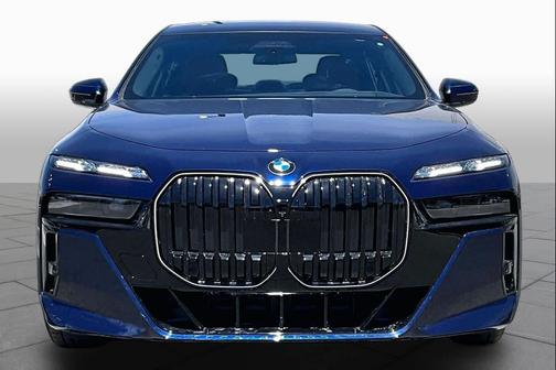 Tanzanite Blue II Metallic 2026 BMW 740 740i