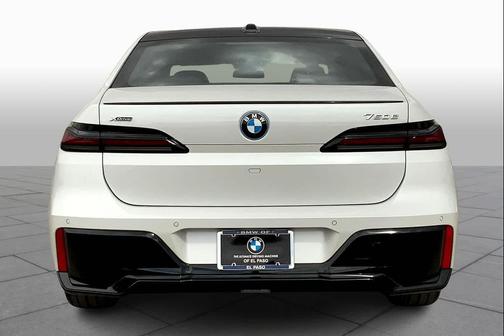 2025 BMW 750e i xDrive