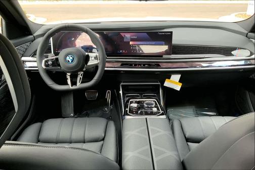 2025 BMW 750e i xDrive