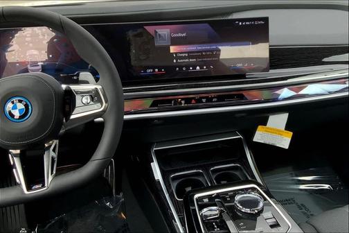 2025 BMW 750e i xDrive