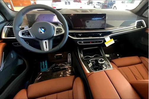 2026 BMW X7 M60i