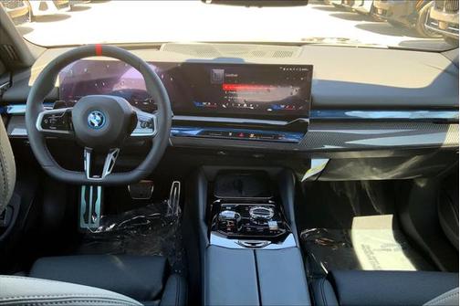 2025 BMW i5 M60