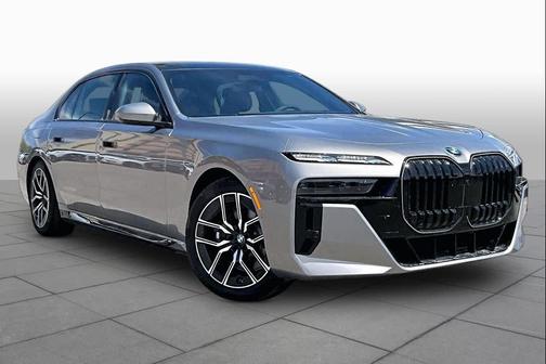 Oxide Grey Metallic 2026 BMW 760 xDrive