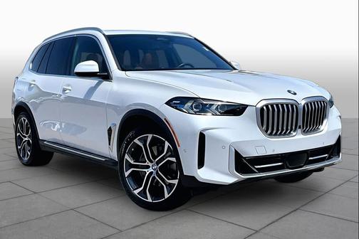 Mineral White Metallic 2024 BMW X5 sDrive40i