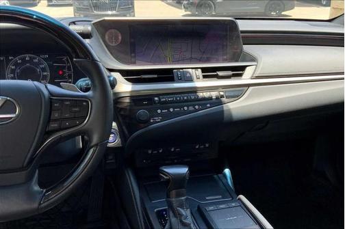 2020 Lexus ES 300h Base