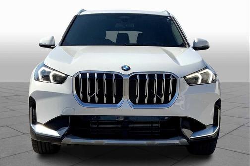 Alpine White 2025 BMW X1 xDrive28i
