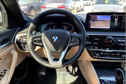 2022 BMW 530 i