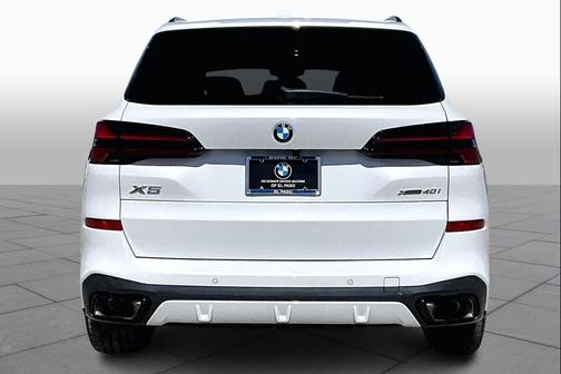 Mineral White Metallic 2026 BMW X5 xDrive40i