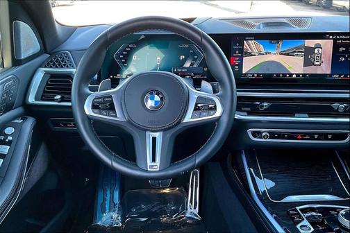 2025 BMW X7 M60i