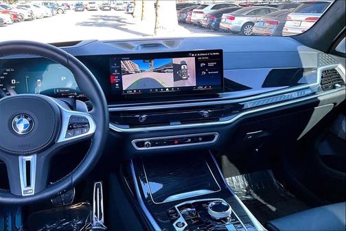 2025 BMW X7 M60i