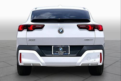 Alpine White 2025 BMW X2 xDrive28i
