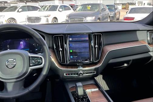 2023 Volvo XC60 B5 Plus Bright Theme