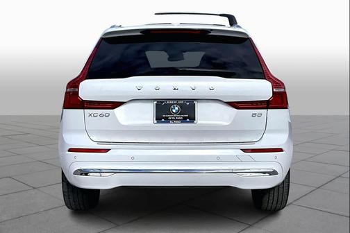 2023 Volvo XC60 B5 Plus Bright Theme