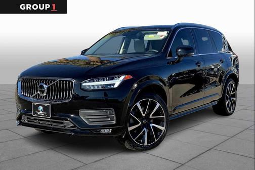 2022 Volvo XC90 T6 Momentum