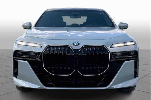 2025 BMW 740 i xDrive