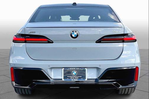2025 BMW 740 i xDrive