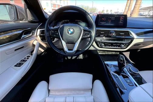 2020 BMW 530 530i