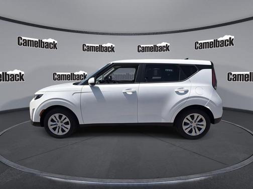 Snow White Pearl 2023 Kia Soul LX
