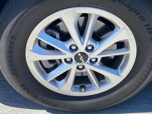2023 Kia Carnival LX
