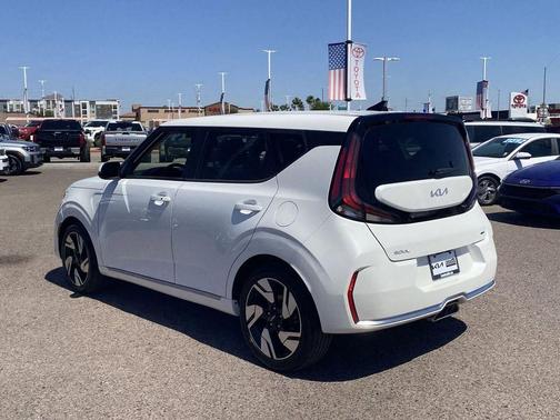 Snow White Pearl 2024 Kia Soul GT-Line