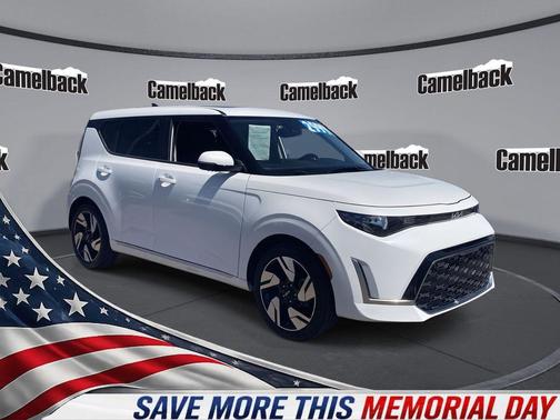 Snow White Pearl 2024 Kia Soul GT-Line