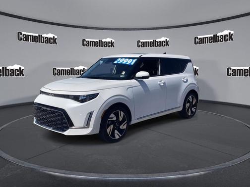 Snow White Pearl 2024 Kia Soul GT-Line