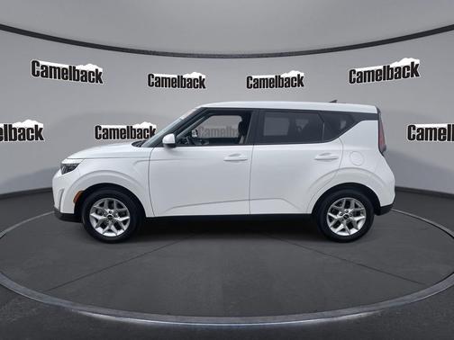 Snow White Pearl 2024 Kia Soul LX