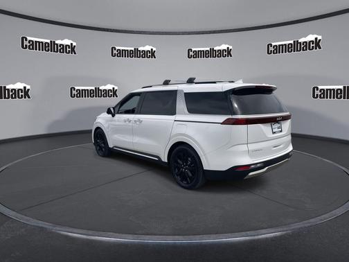 Snow White Pearl 2024 Kia Carnival SX