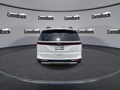 Snow White Pearl 2024 Kia Carnival SX