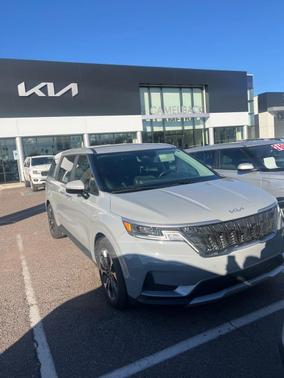 2024 Kia Carnival EX
