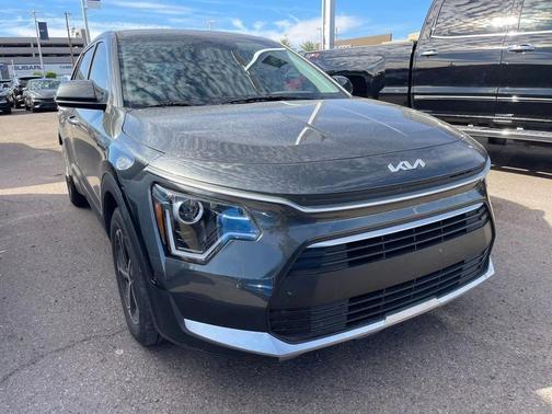2023 Kia Niro LX