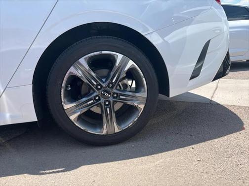 2022 Kia K5 LXS