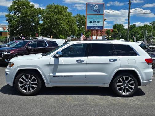 White 2017 Jeep Grand Cherokee Overland