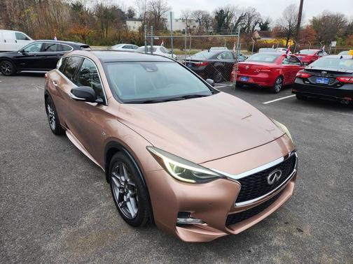 2018 INFINITI QX30 Sport