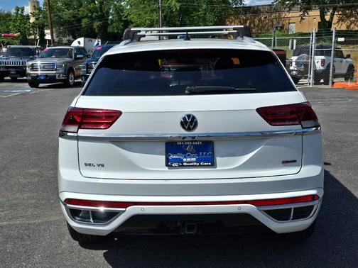 White 2022 Volkswagen Atlas Cross Sport 3.6L V6 SEL R-Line