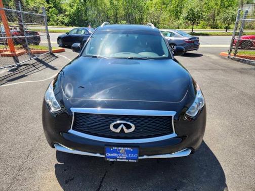 2017 INFINITI QX70 Base