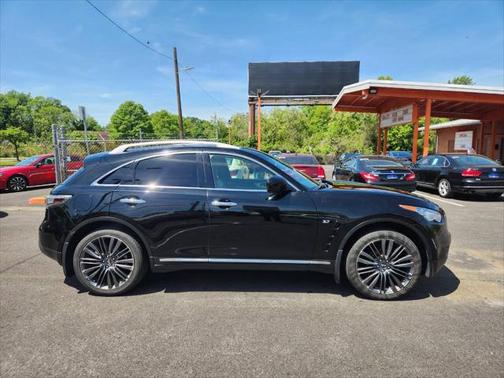2017 INFINITI QX70 Base